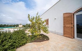 Private Pool & Parking Donna Lina